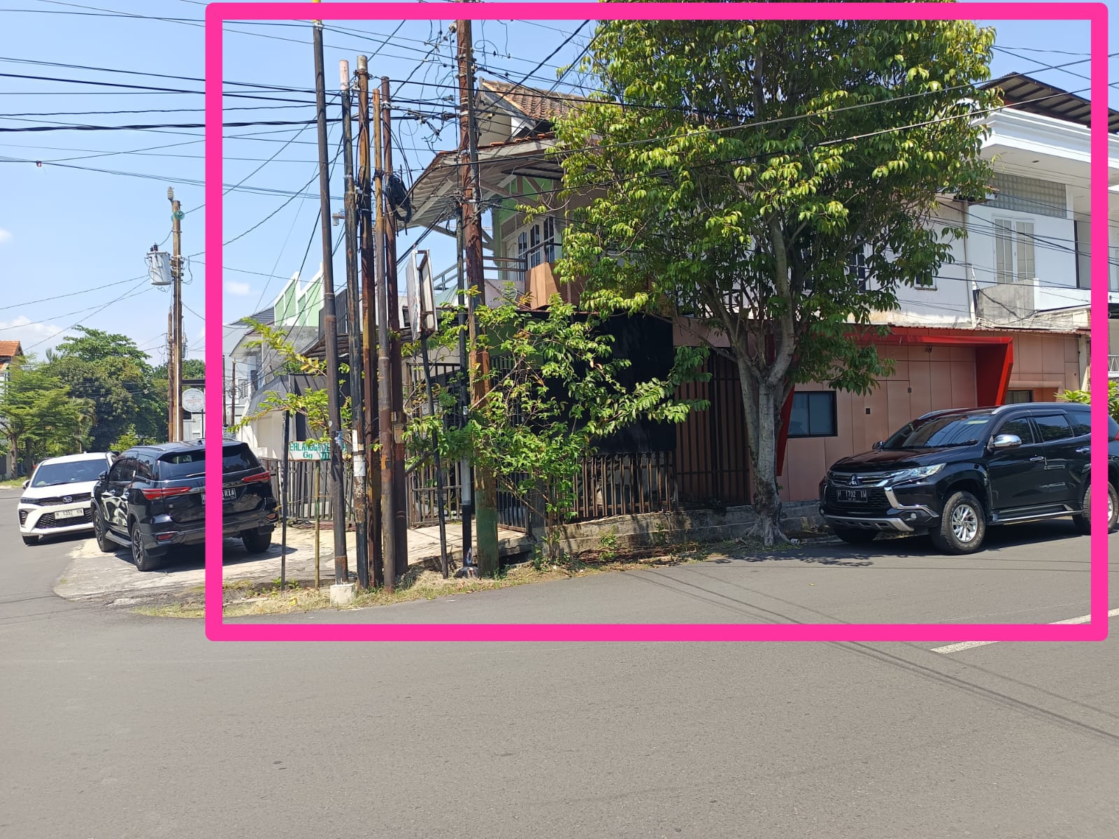 DISEWAKAN RUMAH SECOND DAN TEMPAT USAHA DI JL ERLANGGA, PLEBURAN, SEMARANG