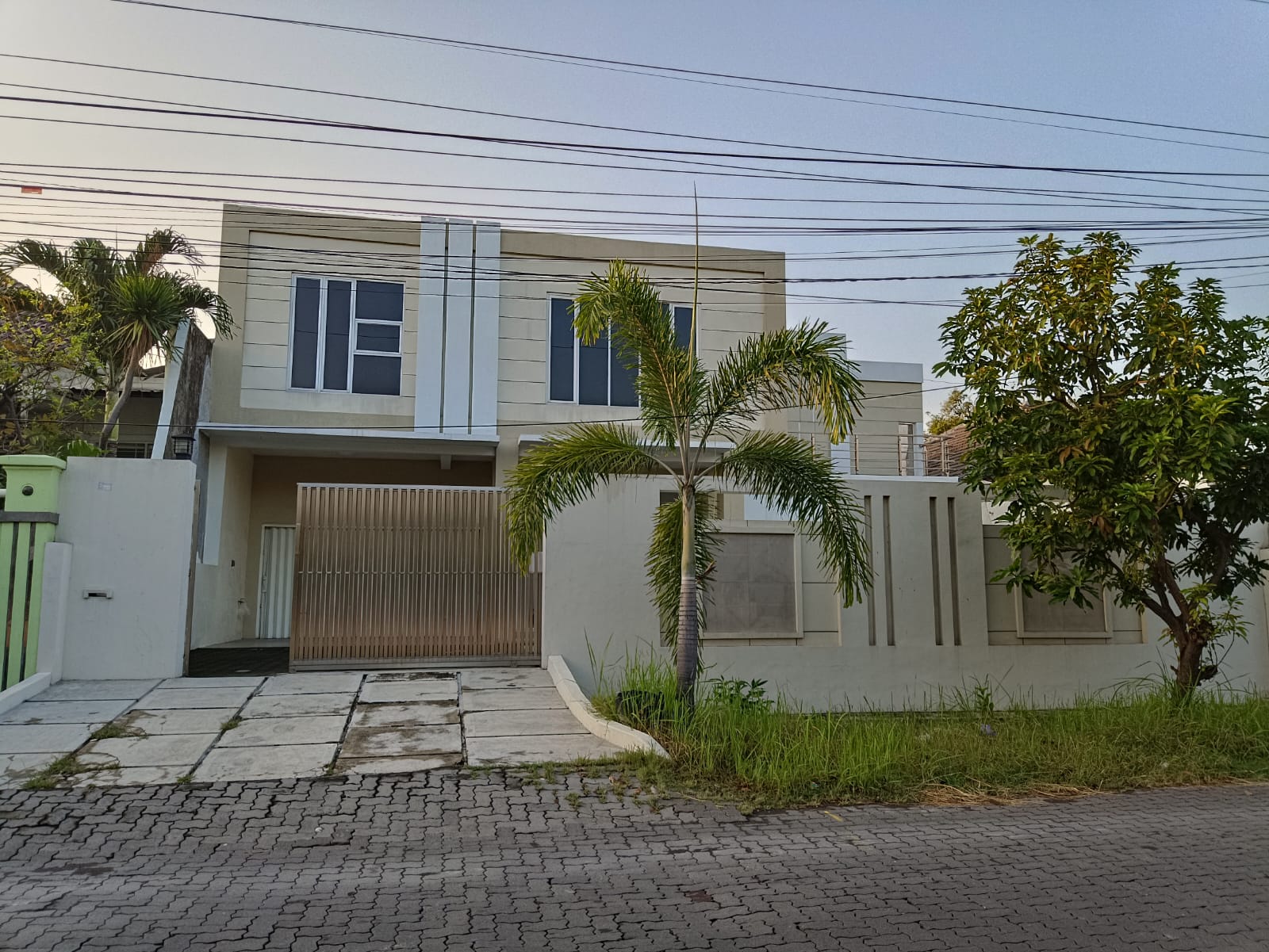 DIJUAL RUMAH SECOND DI JL TAMAN HASANUDIN, SEMARANG UTARA, SEMARANG